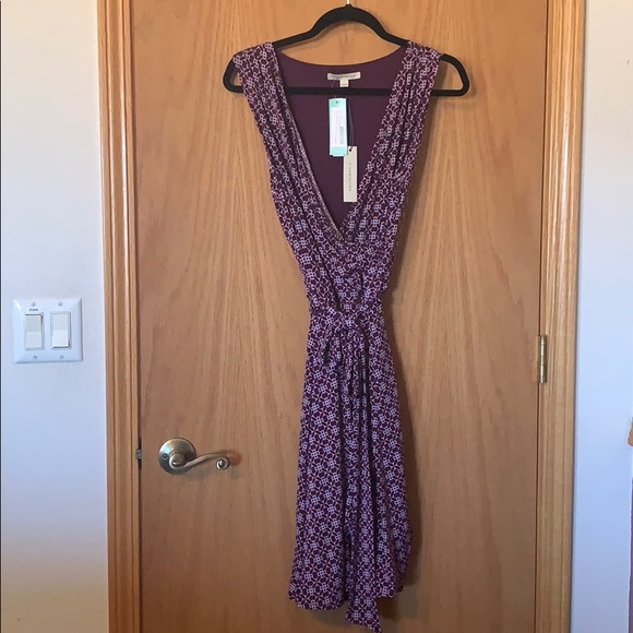 Sleeveless V Neck Dress - Picture 1 of 5